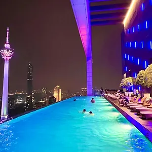 The Platinum Klcc By Sky Pool Kuala Lumpur
